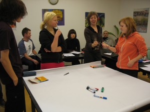 International students playing games to learn French
